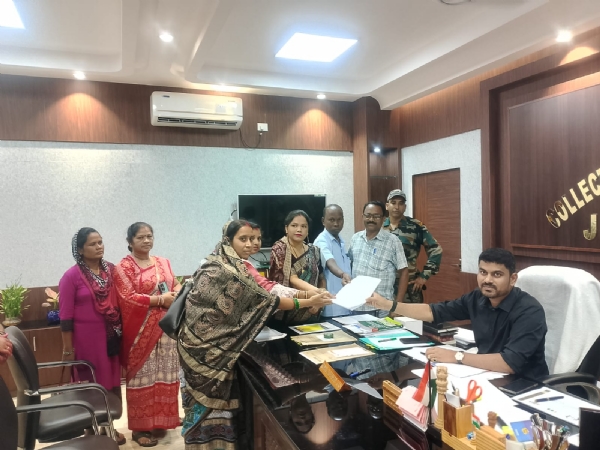 Villagers demand road construction and