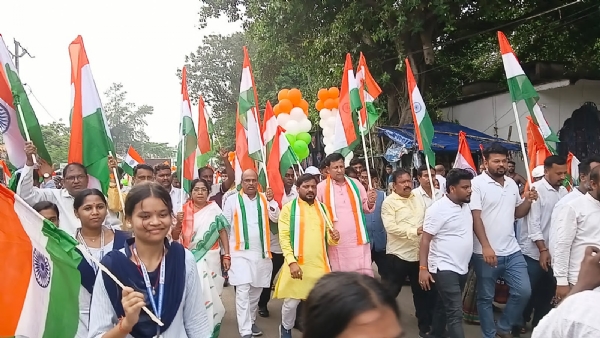 କେନ୍ଦ୍ରାପଡା ଜିଲ୍ଲା ବିଜେପି ପକ୍ଷରୁ ତିନିମୂହାଣୀରୁ ପୁରୁଣାବସଷ୍ଟାଣ୍ଡ ପର୍ଯ୍ୟନ୍ତ ତ୍ରିରଙ୍ଗା ଶୋଭାଯାତ୍ରା କେନ୍ଦ୍ରାପଡା ଜିଲ୍ଲା ବିଜେପି ପକ୍ଷରୁ ତିନିମୂହାଣୀରୁ ପୁରୁଣାବସଷ୍ଟାଣ୍ଡ ପର୍ଯ୍ୟନ୍ତ ତ୍ରିରଙ୍ଗା ଶୋଭାଯାତ୍ରା
