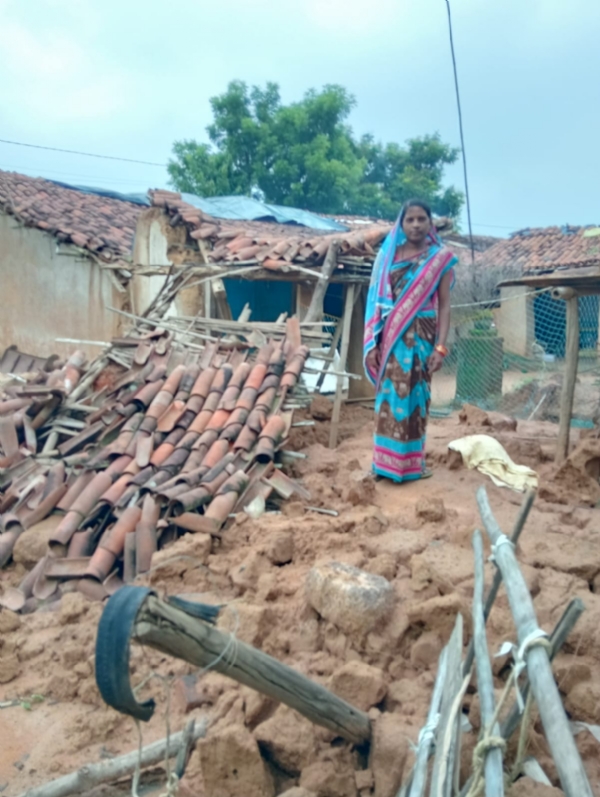 House damaged in samasingha