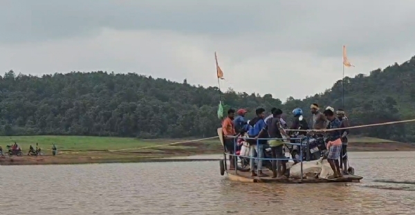 ୪୦ ବର୍ଷର ଅପେକ୍ଷା… ଡଙ୍ଗାରେ ବନ୍ଧା ଜୀବନ ୪୦ ବର୍ଷର ଅପେକ୍ଷା… ଡଙ୍ଗାରେ ବନ୍ଧା ଜୀବନ