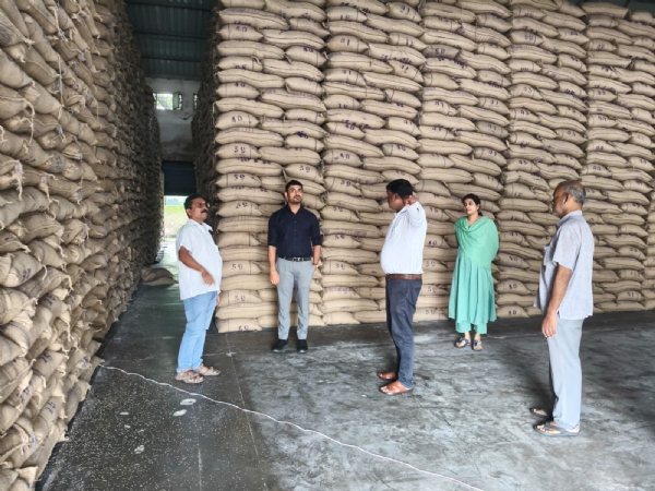 Surprise visit of collector to Rice Surprise visit of collector to Rice