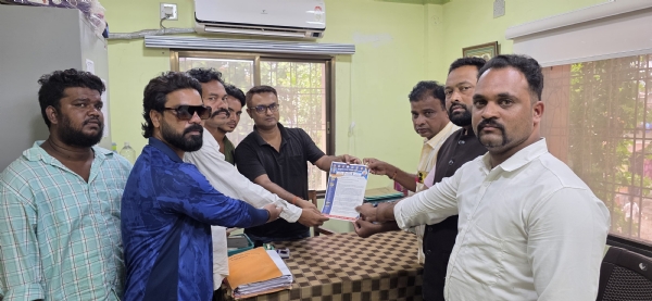 କଣ୍ଟାବାଞ୍ଜିରେ ସମ୍ବିଧାନ ପ୍ରଣେତାଙ୍କୁ ଅସମ୍ମାନ ଅଭିଯୋଗ  ଆମ୍ବେଦକର ଜୟନ୍ତୀ ମହୋତ୍ସବ କମିଟି ପକ୍ଷରୁ କାର୍ଯ୍ୟନିର୍ବାହୀ ଅଧିକାରୀ ଙ୍କୁ ୪ ଦଫା ଦାବିପତ୍ର ପ୍ରଦାନ   ୧୫ ଦିନ ରେ ସ୍ପଷ୍ଟୀକରଣ ନ ରଖିଲେ ଆନ୍ଦୋଳନ   ଦାଇତ୍ୱ ଥିବା କର୍ମଚାରୀ ଙ୍କ ବିରୋଧ କାର୍ଯ୍ୟାନୁଷ୍ଠାନ ଦାବି