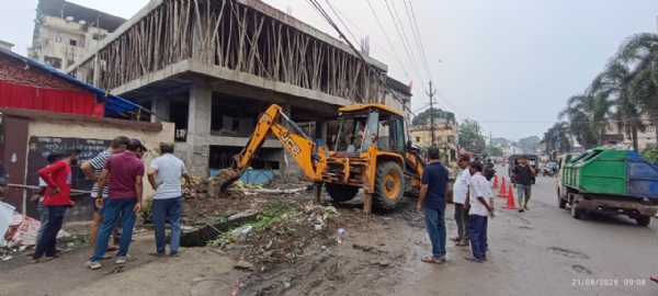 କ୍ଷେତରାଜପୁର ମୁଖ୍ୟ ରାସ୍ତାରେ ଏସ୍ଏମସିର ଉଚ୍ଛେଦ ଅଭିଯାନ