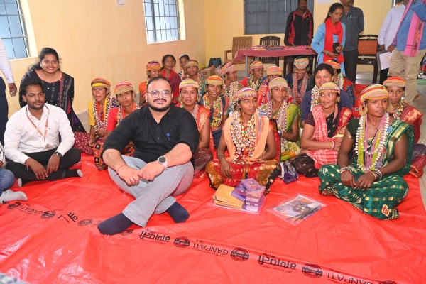 ମୁଦୁଲିପଡ଼ାରେ ଆଦିମ ବଣ୍ଡା ଜନଜାତି ମହିଳାଙ୍କ ପାଇଁ ଜନଜାତୀୟ ଦକ୍ଷତା କେନ୍ଦ୍ର ଉଦ୍ଘାଟିତ!୨୦ ଜଣ ବଣ୍ଡା ମହିଳାଙ୍କୁ ନେଇ ମାଳି ଓ ଗହଣା ତିଆରି ଶିଳ୍ପୀ ତାଲିମ କାର୍ଯ୍ୟକ୍ରମ ଶୁଭାରମ୍ଭ ମୁଦୁଲିପଡ଼ାରେ ଆଦିମ ବଣ୍ଡା ଜନଜାତି ମହିଳାଙ୍କ ପାଇଁ ଜନଜାତୀୟ ଦକ୍ଷତା କେନ୍ଦ୍ର ଉଦ୍ଘାଟିତ!୨୦ ଜଣ ବଣ୍ଡା ମହିଳାଙ୍କୁ ନେଇ ମାଳି ଓ ଗହଣା ତିଆରି ଶିଳ୍ପୀ ତାଲିମ କାର୍ଯ୍ୟକ୍ରମ ଶୁଭାରମ୍ଭ