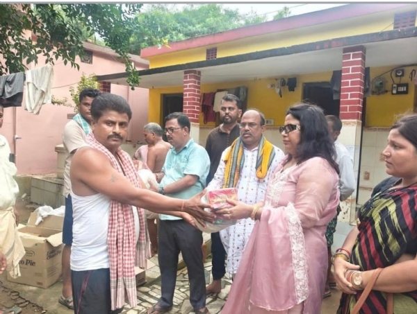 ବିଜେପି ମହିଳା ମୋର୍ଚ୍ଚା ପକ୍ଷରୁ ବିପନ୍ନଙ୍କୁ ସହାୟତା
