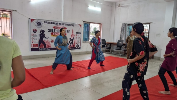 ଜିଏମୟୁରେ  ଆତ୍ମରକ୍ଷା ପ୍ରଶିକ୍ଷଣ ଶିବିର