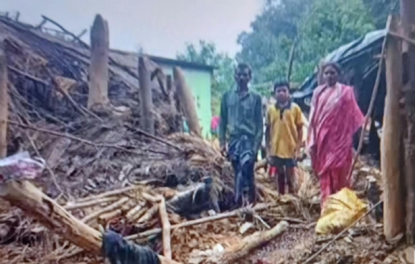 ବଡ଼ମାଲ ରେଞ୍ଜରେ ଦୁଇ ଦନ୍ତାଙ୍କ ତାଣ୍ଡବ : ଘର ଦ୍ୱାର ଭାଙ୍ଗି କଲେ ଛାରଖାର