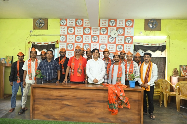 30 bjd members join in bjp