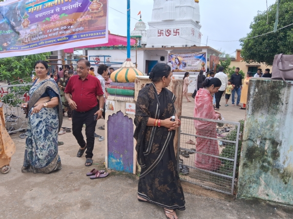 ଗଙ୍ଗାଜଳରେ ଭଗବାନ ଶିବଙ୍କ ଜଳାଭିଷେକ, ବହୁ ସଂଖ୍ୟାରେ ଭକ୍ତଙ୍କ ସମାଗମ