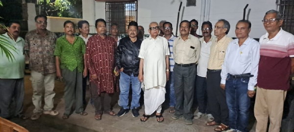 ବଲାଙ୍ଗିର ସ୍ୱାଭିମାନ ମଂଚ ଗଠନ ନରସିଂହଙ୍କୁ ଭେଟି ବିଭିନ୍ନ ସମସ୍ୟା ଉପରେ କଲେ ଆଲୋଚନା ତୃଣମୁଳ ସ୍ତରର ସମସ୍ୟା ଲୋକଲୋଚନକୁ ଅଣାଯିବ