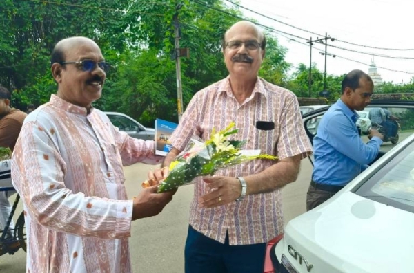 ବଲାଙ୍ଗିରରେ ଖ୍ୟାତନାମା ମୂତ୍ରରୋଗ ବିଶେଷଜ୍ଞ ଡା. ଦତ୍ତ୍ୱେଶ୍ୱର ହୋତାଙ୍କ ଚିକିତ୍ସା କେନ୍ଦ୍ର