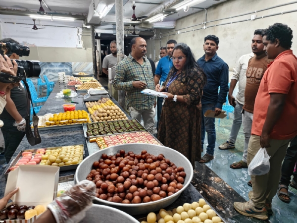 ରାକ୍ଷୀ ପୂର୍ବରୁ ମିଠା ଓ ପନିର ର ମାନ ଯାଞ୍ଚ, ଜୋରିମାନା ଆଦାୟ ରାକ୍ଷୀ ପୂର୍ବରୁ ମିଠା ଓ ପନିର ର ମାନ ଯାଞ୍ଚ, ଜୋରିମାନା ଆଦାୟ