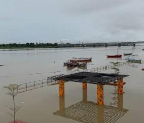 गंगा एवं यमुना नदी के छाया चित्र गंगा एवं यमुना नदी के छाया चित्र