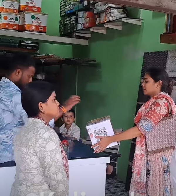 ରିଲ୍ସ ମାଧ୍ୟମରେ ମାନବିକତାର ଅଭିଯାନ: ଅନୁପମା ଡିମ୍ପଲଙ୍କ ନିଆରା ପ୍ରୟାସ ରିଲ୍ସ ମାଧ୍ୟମରେ ମାନବିକତାର ଅଭିଯାନ: ଅନୁପମା ଡିମ୍ପଲଙ୍କ ନିଆରା ପ୍ରୟାସ
