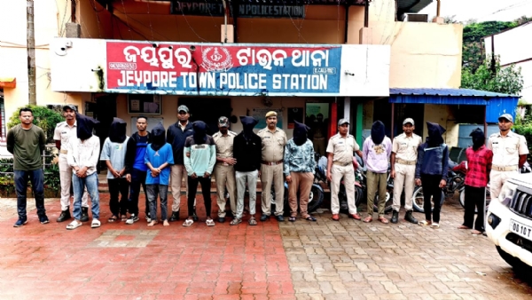 ୪ ମାମଲାରେ ଜଣେ ନାବାଳକ ସମେତ ୧୦ ଗିରଫ ୪ ମାମଲାରେ ଜଣେ ନାବାଳକ ସମେତ ୧୦ ଗିରଫ