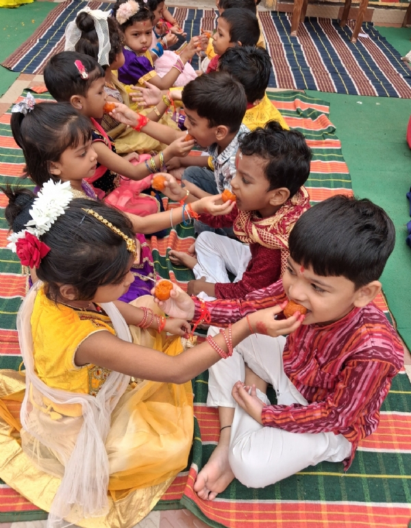 ସରସ୍ବତୀ ଶିଶୁ ବିଦ୍ୟା ଜ୍ଞାନ ମନ୍ଦିର କଦମପଡା ଶିଶୁବାଟିକା ବିଭାଗରେ ରକ୍ଷା ବନ୍ଧନଉତ୍ସବ ପାଳିତ