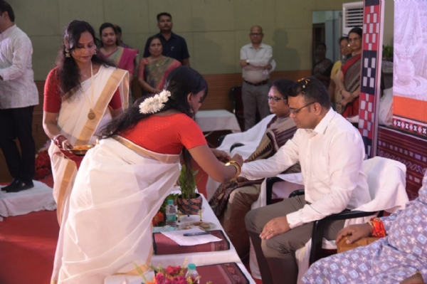 ସମ୍ବଲପୁରରେ ସୁଭଦ୍ରା ଯୋଜନାର ପଞ୍ଚମ କିସ୍ତି ପ୍ରଦାନ : ଜିଲ୍ଲାର ୨ ଲକ୍ଷ ୪୧ ହଜାରରୁ ଊର୍ଦ୍ଧ୍ୱ ମହିଳା ହେଲେ ଉପକୃତ ସମ୍ବଲପୁରରେ ସୁଭଦ୍ରା ଯୋଜନାର ପଞ୍ଚମ କିସ୍ତି ପ୍ରଦାନ : ଜିଲ୍ଲାର ୨ ଲକ୍ଷ ୪୧ ହଜାରରୁ ଊର୍ଦ୍ଧ୍ୱ ମହିଳା ହେଲେ ଉପକୃତ