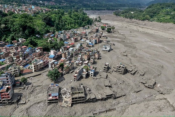 नेपाल में आई बाढ़ के बाद दृश्य (फाइल फाेटाे) नेपाल में आई बाढ़ के बाद दृश्य (फाइल फाेटाे)