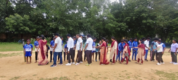 ଟାଉନ୍ ହାଇସ୍କୁଲ ତଥା ଖେଲୋ ଇଣ୍ଡିଆ କେନ୍ଦ୍ରଠାରେ ହକି କିମ୍ବଦନ୍ତୀ ମେଜର ଧ୍ୟାନଚାନ୍ଦଙ୍କ ଜନ୍ମଦିନ ମହାଆଡ଼ମ୍ବରରେ ପାଲିତ