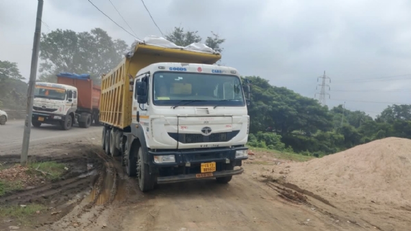 Collector detained and fine to fily ash truck Collector detained and fine to fily ash truck