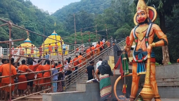 ଶ୍ରାବଣର ପ୍ରଥମ ସୋମବାରରେ ହରିଶଙ୍କରରେ ଭକ୍ତଙ୍କ ସୁଅ ଶ୍ରାବଣର ପ୍ରଥମ ସୋମବାରରେ ହରିଶଙ୍କରରେ ଭକ୍ତଙ୍କ ସୁଅ