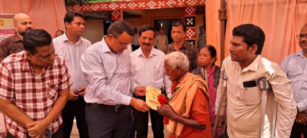 ମାନେଶ୍ବର ବ୍ଲକ ପରିସରରେ ଜନ ଅଭିଯୋଗ ଶୁଣାଣି ମାନେଶ୍ବର ବ୍ଲକ ପରିସରରେ ଜନ ଅଭିଯୋଗ ଶୁଣାଣି