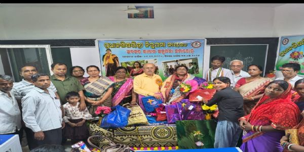 ଦୋଳସାହି ଭଗବତୀ ବାଳିକା ହାଇସ୍କୁଲର ପ୍ରଧାନ ଶିକ୍ଷୟିତ୍ରୀଙ୍କୁ ଅବସରକାଳୀନ ସମ୍ବର୍ଦ୍ଧନା