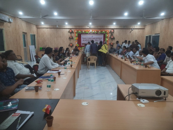 ସୋନପୁର ପଞ୍ଚାୟତ ସମିତି କାର୍ଯ୍ୟାଳୟରେ ଜିଲ୍ଲାପାଳ ଓ ଆରକ୍ଷୀ ଅଧିକ୍ଷକଙ୍କ ଯୁଗ୍ମ ଅଭିଯୋଗ ଶୁଣାଣି , ୫୨ଟି ଦରଖାସ୍ତ ଗ୍ରହଣ