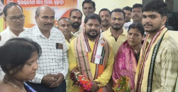 ---------------ନିଟ ପରୀକ୍ଷା କୃତୀ ମେଧାବୀ ଛାତ୍ରଙ୍କୁ ସମ୍ବର୍ଦ୍ଧନା ---------------ନିଟ ପରୀକ୍ଷା କୃତୀ ମେଧାବୀ ଛାତ୍ରଙ୍କୁ ସମ୍ବର୍ଦ୍ଧନା