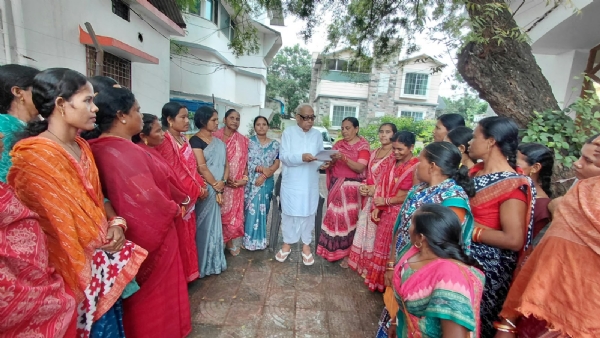 ଗୌରଗୋଠ ଏମ୍ବିକେ ଙ୍କ ବିରୁଦ୍ଧରେ ଆର୍ଥିକ ଅନିୟମିତତା ନରସିଂହଙ୍କୁ ଭେଟି ଅଭିଯୋଗ କଲେ ଗ୍ରାମ ପଂଚାୟତ ସ୍ତରୀୟ ମହାସଂଘ