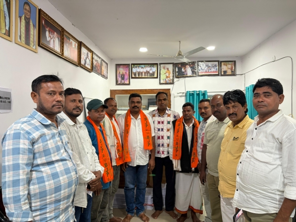 ବିଜେପିରେ ଯୋଗଦେଲେ ବିଭିନ୍ନ ଦଳର ପ୍ରମୁଖ ବ୍ୟକ୍ତିବିଶେଷ ବିଜେପିରେ ଯୋଗଦେଲେ ବିଭିନ୍ନ ଦଳର ପ୍ରମୁଖ ବ୍ୟକ୍ତିବିଶେଷ