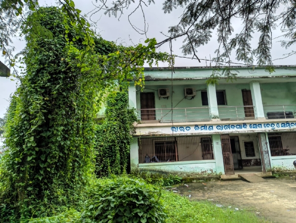 ---ମାର୍ଶାଘାଇ ବ୍ଲକ କାର୍ୟ୍ୟାଳୟରେ ଅଳିଆ ଆବର୍ଜନା