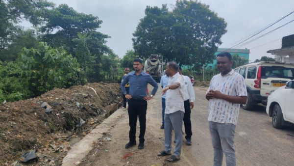 Collector visit Belpahar Collector visit Belpahar