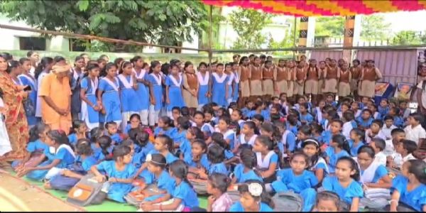 ଡେପୁଟେସନ ବିରୋଧରେ ବଡ଼କର୍ଲାକୋଟ ପିଏମଶ୍ରୀ ବିଦ୍ୟାଳୟରେ ତାଲା