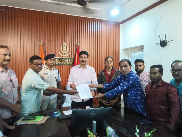 ସାମ୍ୱାଦିକ ଙ୍କୁ ଡାକ୍ତରଙ୍କ ଅଶୋଭନୀୟ ଆଚରଣ ପ୍ରଦର୍ଶନ ବିରୁଦ୍ଧ ରେ ଏସପି ଓ ସିଡିଏମଓ ଙ୍କୁ ଭେଟିଲେ ସାମ୍ବାଦିକ ସାମ୍ୱାଦିକ ଙ୍କୁ ଡାକ୍ତରଙ୍କ ଅଶୋଭନୀୟ ଆଚରଣ ପ୍ରଦର୍ଶନ ବିରୁଦ୍ଧ ରେ ଏସପି ଓ ସିଡିଏମଓ ଙ୍କୁ ଭେଟିଲେ ସାମ୍ବାଦିକ