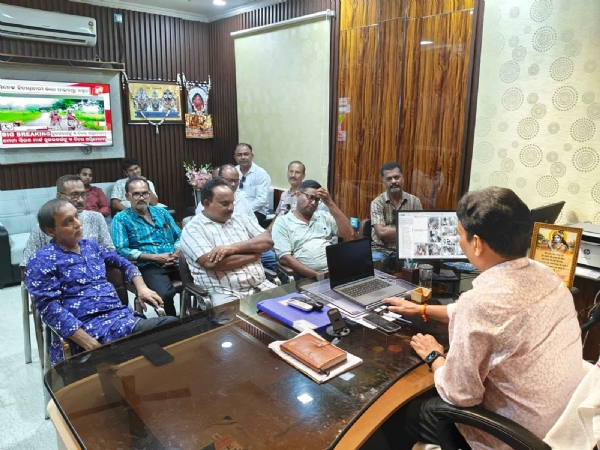 ସାମ୍ୱାଦିକ ଙ୍କୁ ଡାକ୍ତରଙ୍କ ଅଶୋଭନୀୟ ଆଚରଣ ପ୍ରଦର୍ଶନ ବିରୁଦ୍ଧ ରେ ଏସପି ଓ ସିଡିଏମଓ ଙ୍କୁ ଭେଟିଲେ ସାମ୍ବାଦିକ ସାମ୍ୱାଦିକ ଙ୍କୁ ଡାକ୍ତରଙ୍କ ଅଶୋଭନୀୟ ଆଚରଣ ପ୍ରଦର୍ଶନ ବିରୁଦ୍ଧ ରେ ଏସପି ଓ ସିଡିଏମଓ ଙ୍କୁ ଭେଟିଲେ ସାମ୍ବାଦିକ