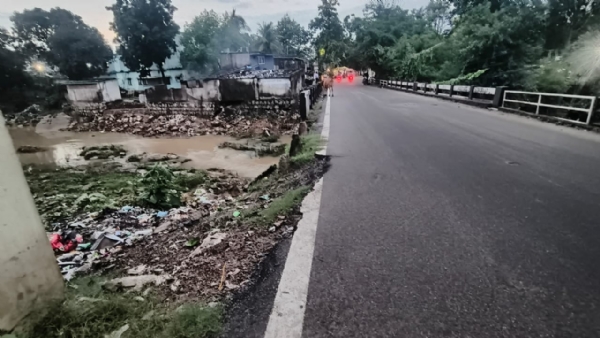 ମୁକୁଳା ପୋଲ ଦୂର୍ଘଟଣା ଆଶଙ୍କା ମୁକୁଳା ପୋଲ ଦୂର୍ଘଟଣା ଆଶଙ୍କା