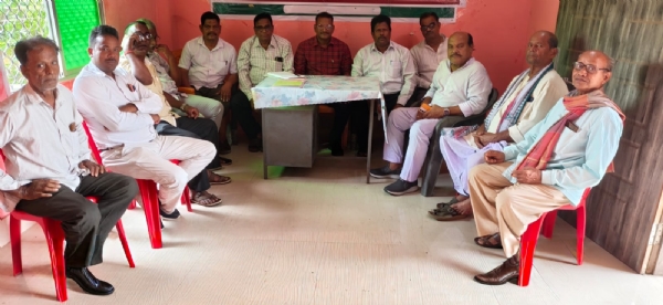 କେନ୍ଦ୍ରୀୟ ଟ୍ରେଡ୍ ୟୁନିୟନ ଓ ସଂଯୁକ୍ତ କିଷାନ ମୋର୍ଚ୍ଚା ମଳିତ ବୈଠକ କେନ୍ଦ୍ରୀୟ ଟ୍ରେଡ୍ ୟୁନିୟନ ଓ ସଂଯୁକ୍ତ କିଷାନ ମୋର୍ଚ୍ଚା ମଳିତ ବୈଠକ