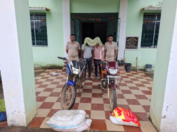 ଦେଶି ମଦ ଚାଲାଣ ବେଳେ ଚଢାଉ, ୨ ଗିରଫ ଦେଶି ମଦ ଚାଲାଣ ବେଳେ ଚଢାଉ, ୨ ଗିରଫ
