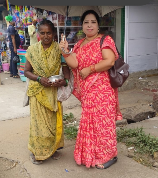 ଶ୍ରୀହରିନାମ ପ୍ରଚାର ସମିତି ପକ୍ଷରୁ ଖାଦ୍ୟ ଏବଂ ଛତା ବଣ୍ଟନ