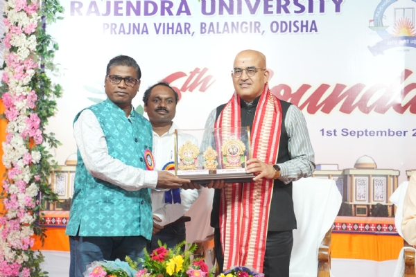 ଭବ୍ୟ ଆୟୋଜନ ଓ ଉଚ୍ଚଶିକ୍ଷାର ନୂତନ ଦୃଷ୍ଟିକୋଣ ସହ ରାଜେନ୍ଦ୍ର ବିଶ୍ୱବିଦ୍ୟାଳୟ, ବଲାଙ୍ଗିରର ଷଷ୍ଠ ପ୍ରତିଷ୍ଠା ଦିବସ ପାଳିତ