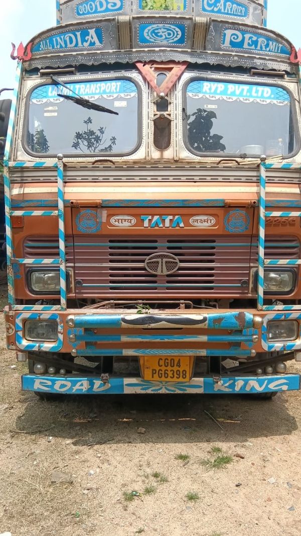 ଟ୍ରକରୁ ଡିଜେଲ ଚୋରି, ଟ୍ରକରୁ ଡିଜେଲ ଚୋରି,