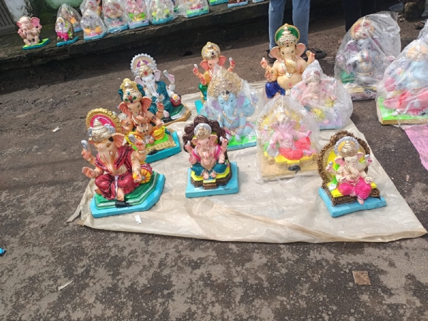 ବଢ଼ୁଛି ପ୍ଲାଷ୍ଟର ପ୍ୟାରିସ୍ର ଚାହିଦା, କମୁଛି ମୃଣ୍ମୟ ମୂର୍ତ୍ତିର ଆଦର