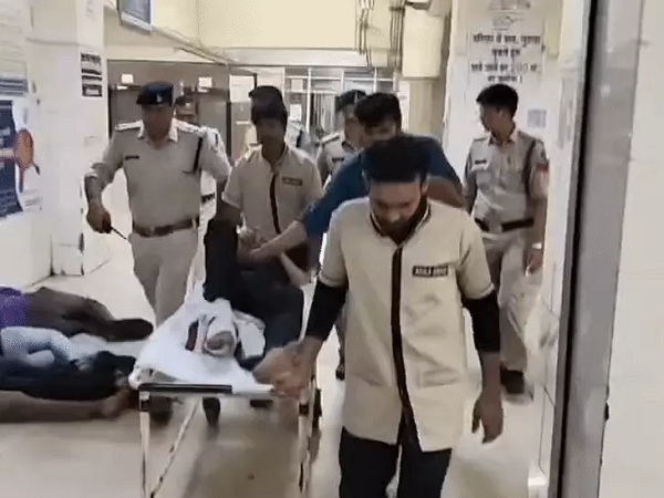 उपचार के लिए अस्पताल पहुंचाया उपचार के लिए अस्पताल पहुंचाया