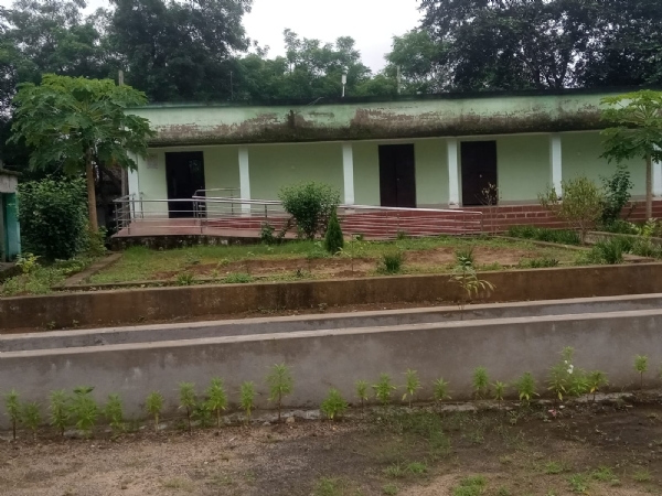 ଲଖନପୁରର ୧୩ ବ୍ଲକଗ୍ରାଣ୍ଟ ହାଇସ୍କୁଲରେ ଖାଲି ପଦବୀ