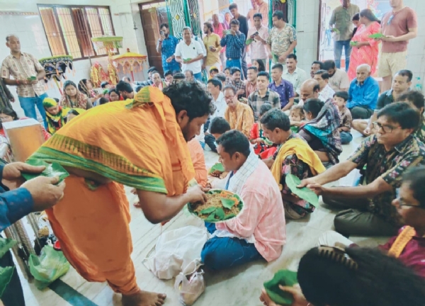 ମାଁ ପାଟଣେଶ୍ୱରୀ ମନ୍ଦିର ରେ ଲାଗିଲା ନବାନ୍ନ୨ହଜାର ଭକ୍ତ ଖାଇଲେ ନବାନ୍ନ ମାଁ ପାଟଣେଶ୍ୱରୀ ମନ୍ଦିର ରେ ଲାଗିଲା ନବାନ୍ନ୨ହଜାର ଭକ୍ତ ଖାଇଲେ ନବାନ୍ନ