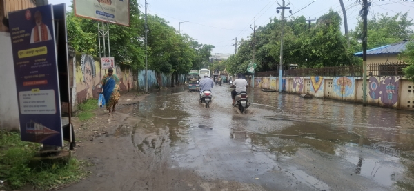 ଝାଡେଶ୍ବରୀ ମନ୍ଦିର ନିକଟ ରାସ୍ତା ଜଳାର୍ଣ୍ଣବ ପର୍ଯ୍ଯଟକ ହନ୍ତସନ୍ତ ଝାଡେଶ୍ବରୀ ମନ୍ଦିର ନିକଟ ରାସ୍ତା ଜଳାର୍ଣ୍ଣବ ପର୍ଯ୍ଯଟକ ହନ୍ତସନ୍ତ
