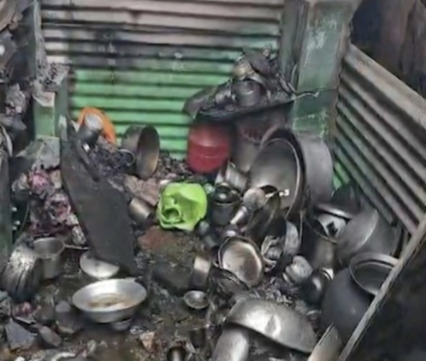 घटना में जली हुई चीज़ें