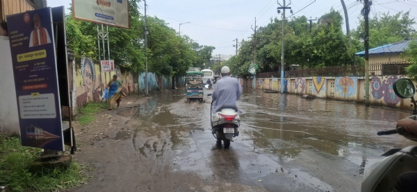 ଝାଡେଶ୍ବରୀ ମନ୍ଦିର ନିକଟ ରାସ୍ତା ଜଳାର୍ଣ୍ଣବ ପର୍ଯ୍ଯଟକ ହନ୍ତସନ୍ତ ଝାଡେଶ୍ବରୀ ମନ୍ଦିର ନିକଟ ରାସ୍ତା ଜଳାର୍ଣ୍ଣବ ପର୍ଯ୍ଯଟକ ହନ୍ତସନ୍ତ