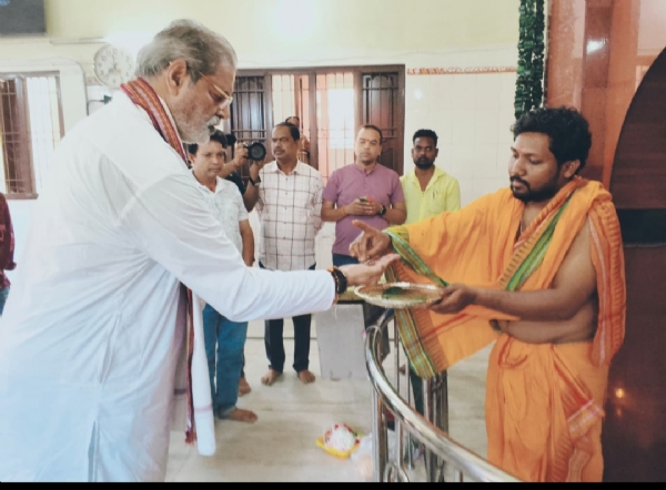 ମାଁ ପାଟଣେଶ୍ୱରୀ ମନ୍ଦିର ରେ ଲାଗିଲା ନବାନ୍ନ୨ହଜାର ଭକ୍ତ ଖାଇଲେ ନବାନ୍ନ ମାଁ ପାଟଣେଶ୍ୱରୀ ମନ୍ଦିର ରେ ଲାଗିଲା ନବାନ୍ନ୨ହଜାର ଭକ୍ତ ଖାଇଲେ ନବାନ୍ନ